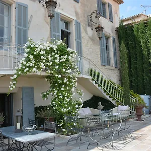 Le Petit Chateau , Chateauneuf-de-Gadagne France